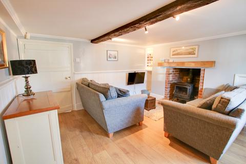 2 bedroom cottage for sale, GUIDE PRICE £350,000 - £375,000! WATERSIDE PROPERTY! ABUNDANCE OF CHARM!