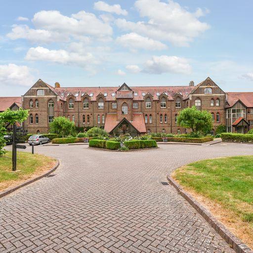 Falmer Road, Rottingdean Brighton, East Sussex, BN2 2 bed apartment for
