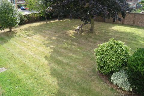 2 bedroom flat to rent, 2 bedroom Flat in Chichester