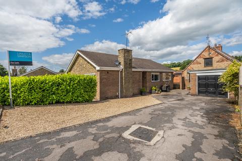 3 bedroom bungalow for sale - Woldgate, North Newbald, YO43