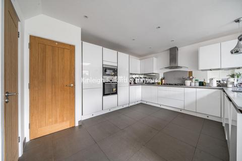 3 Constance Crescent, Bromley, BR2 7QH