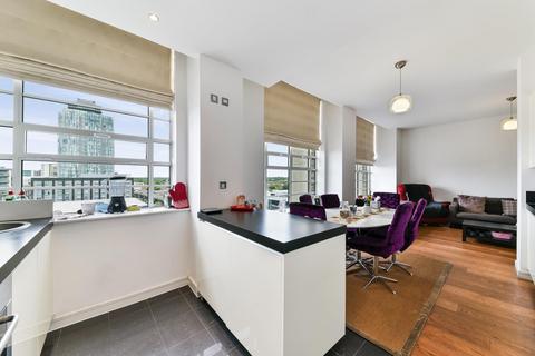 3 bedroom apartment for sale, Wallis House, Brentford, London TW8