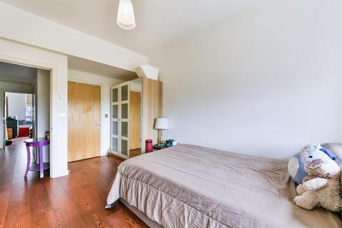 Apartment 703, Wallis House Great West Road, Brentford, TW8 0HE