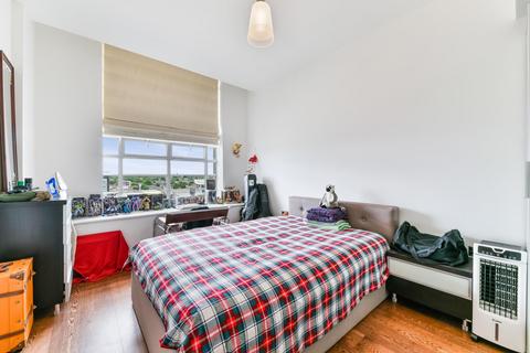 Apartment 703, Wallis House Great West Road, Brentford, TW8 0HE
