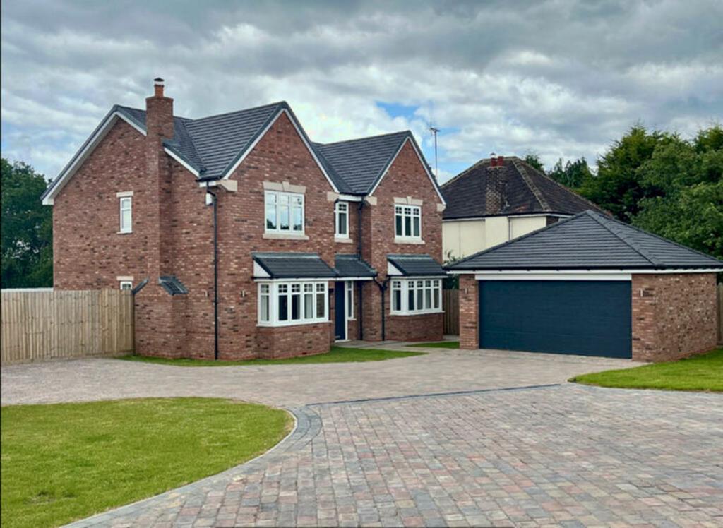 Long Bank, Bewdley, Worcestershire DY12 4 bed detached house for sale