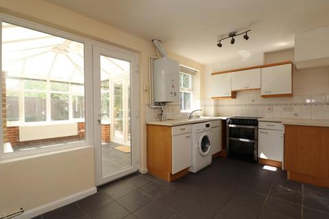 2 bedroom terraced house to rent, Earles Meadow, Horsham