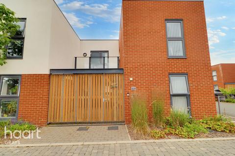 37 Bata Mews, East Tilbury, Tilbury, RM18 8FR