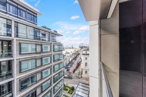 1 bedroom apartment to rent, Sugar Quay, Landmark Place, City, EC3R