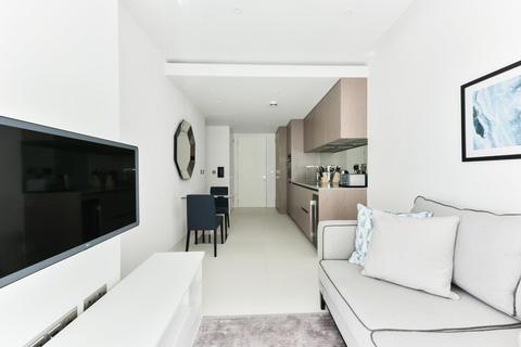 1 bedroom apartment to rent, Sugar Quay, Landmark Place, City, EC3R