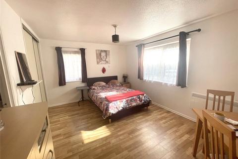 Studio to rent, Camelot Court, Ifield, Crawley, West Sussex, RH11