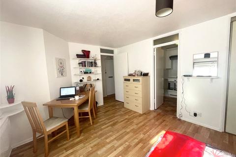 Studio to rent, Camelot Court, Ifield, Crawley, West Sussex, RH11