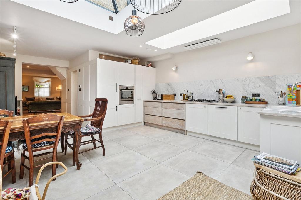 Kitchen/Dining
