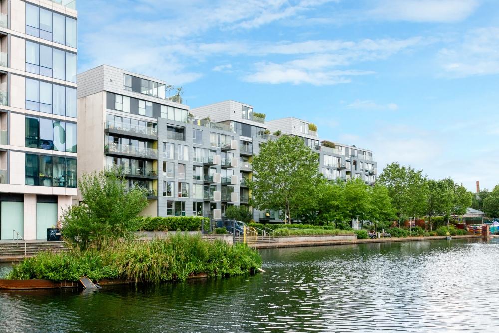 Angel Waterside 8 Graham Street N1 8GB 2 bed flat £1,495,000