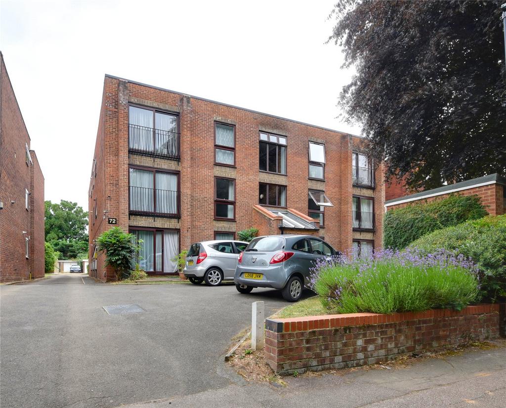 Wellington Road, Enfield, EN1 2 bed apartment for sale £399,999