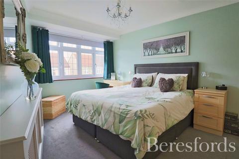 4 bedroom semi-detached house for sale, Staverton Road, Hornchurch, RM11