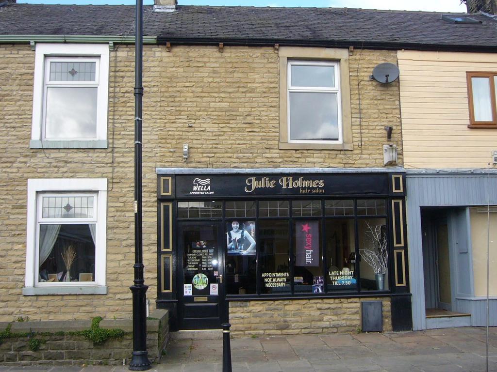 Victoria Road, Earby, BB18 2 bed flat to rent £495 pcm (£114 pw)