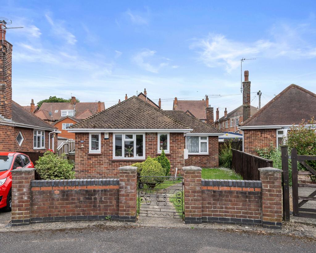 Lumley Crescent, Skegness PE25 2 bed detached bungalow for sale £210,000