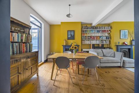98 Albany Road, London, SE5 0DA