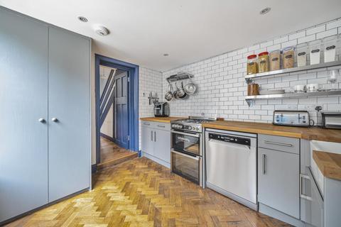 98 Albany Road, London, SE5 0DA