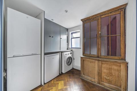 98 Albany Road, London, SE5 0DA