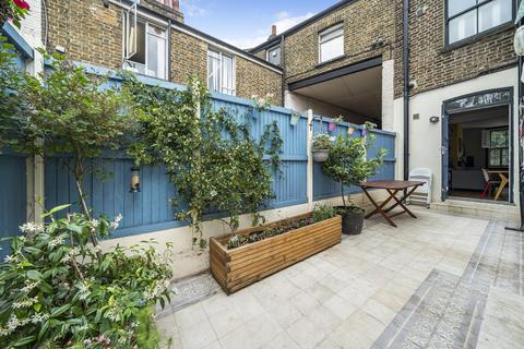 98 Albany Road, London, SE5 0DA