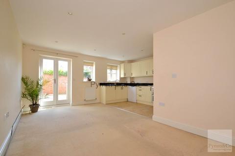 4 bedroom house to rent, Tavern Court, Norwich NR12