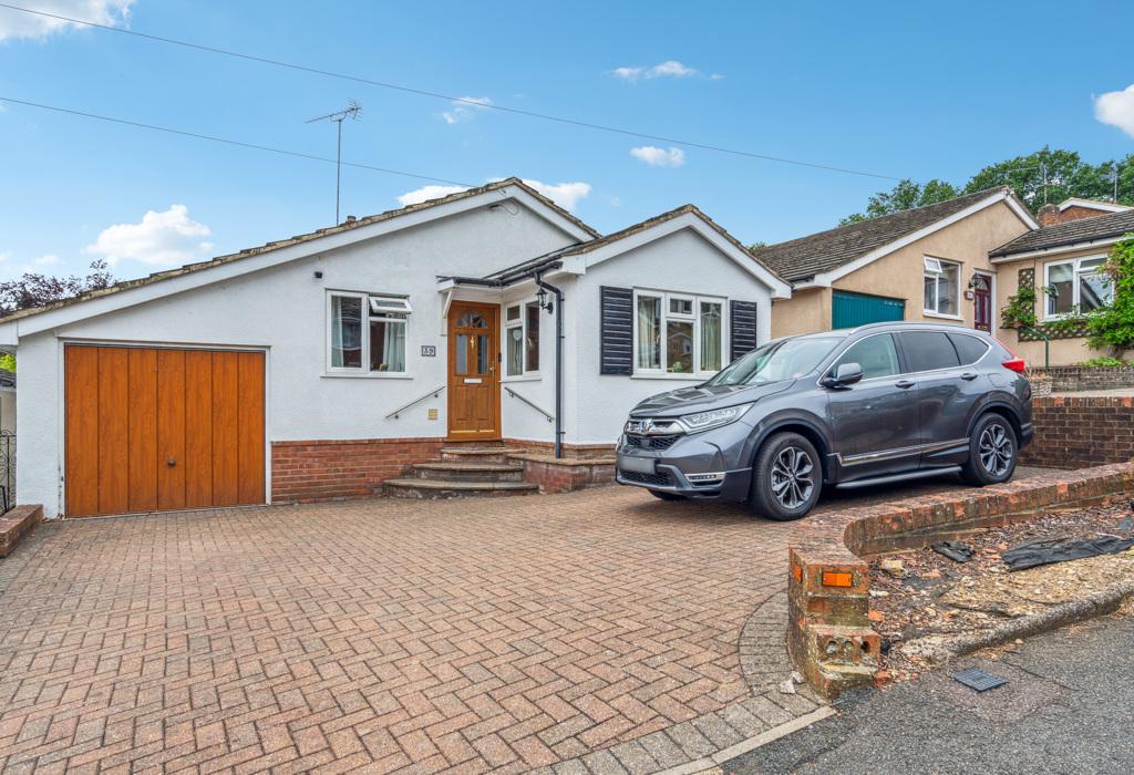 Greenway, Chesham, Buckinghamshire 2 bed detached bungalow for sale £