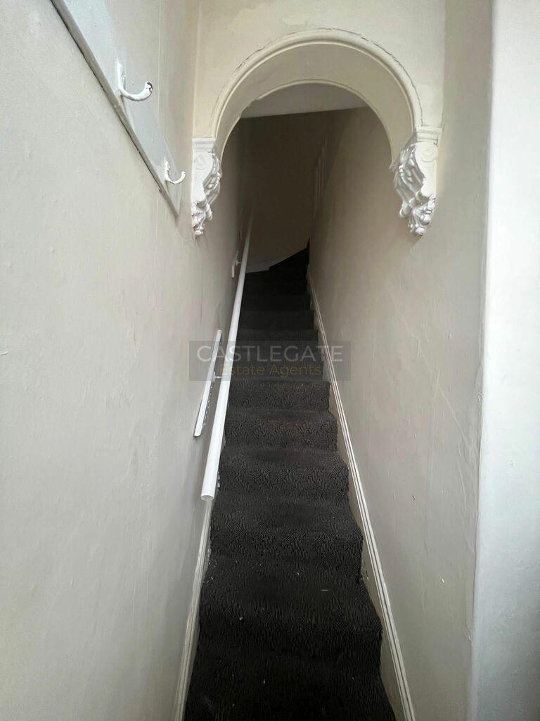 Yews Hill Road, Thornton Lodge, Huddersfield, HD1