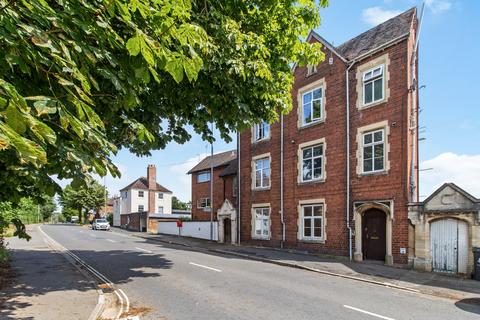 undefined, Flat 5, 62 Henwick Road, Worcester, Worcestershire, WR2 5NT