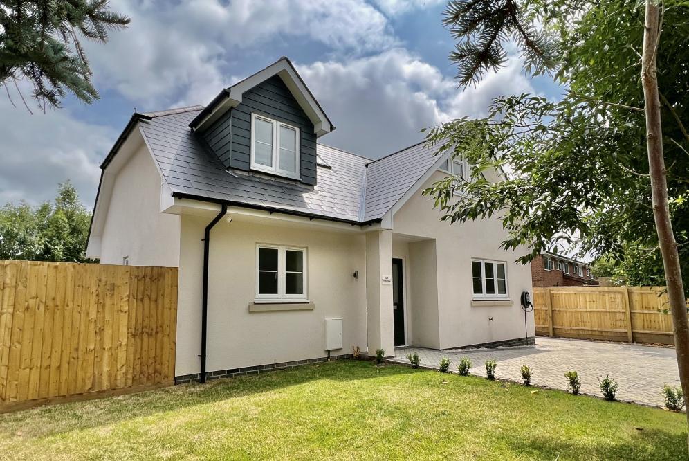 Eastfield Lane, Ringwood, BH24 1UW 3 bed detached house for sale £499,950