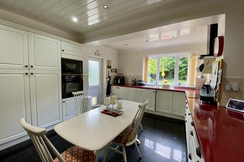 2 Lime Trees Avenue, Llangattock, Crickhowell, NP8 1LB