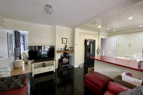 2 Lime Trees Avenue, Llangattock, Crickhowell, NP8 1LB