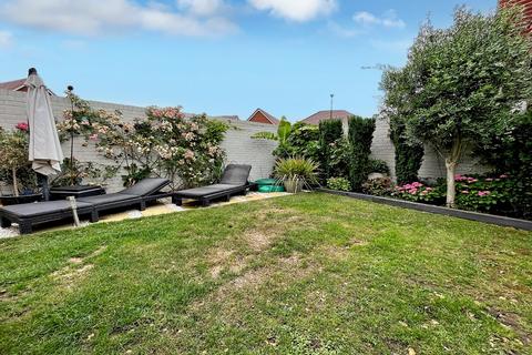 4 bedroom semi-detached house for sale, Bennett Gardens, Ferring, Worthing, West Sussex