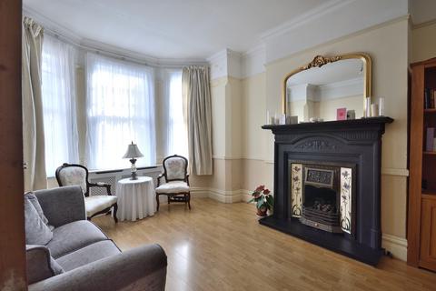 49 Devonshire Road, Palmers Green, London, N13 4QU