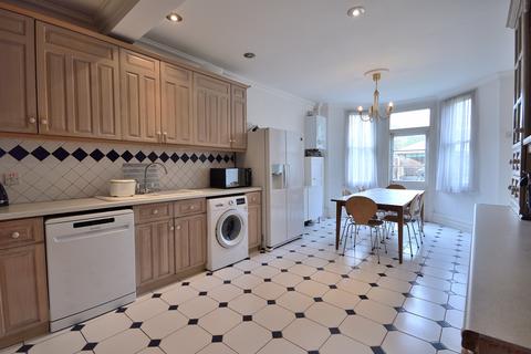 49 Devonshire Road, Palmers Green, London, N13 4QU