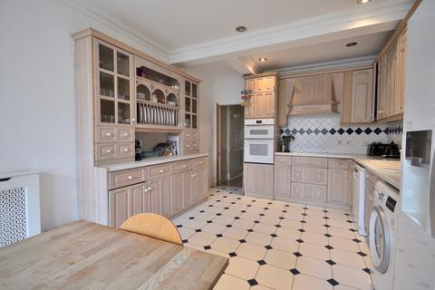 49 Devonshire Road, Palmers Green, London, N13 4QU
