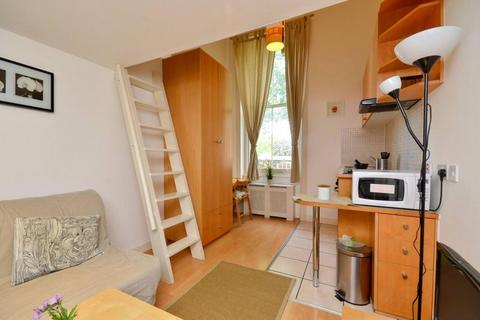 Studio to rent, Penywern Road, Earls Court, London, SW5