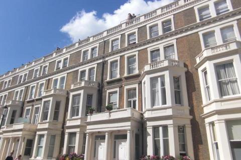 Studio to rent, Penywern Road, Earls Court, London, SW5
