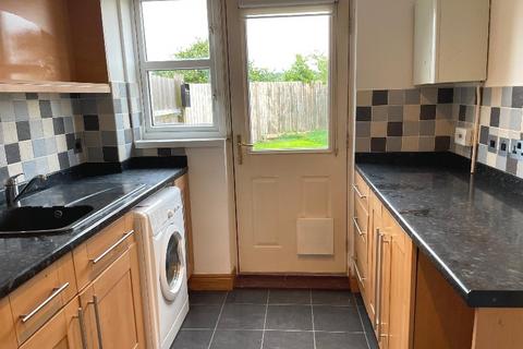 3 bedroom semi-detached house to rent, Vokes Close, Southampton