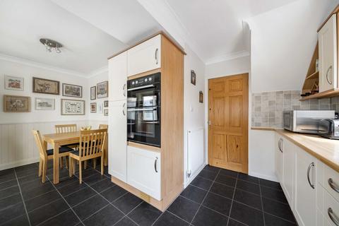 16 Cobb Crescent, Caldicot, NP26 5BY