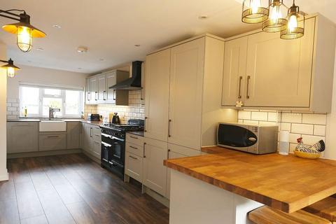 4 bedroom detached house for sale, Links Way, Little Bookham KT23