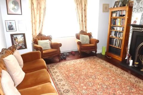 38 Windsor Avenue, Edgware, HA8 8SR