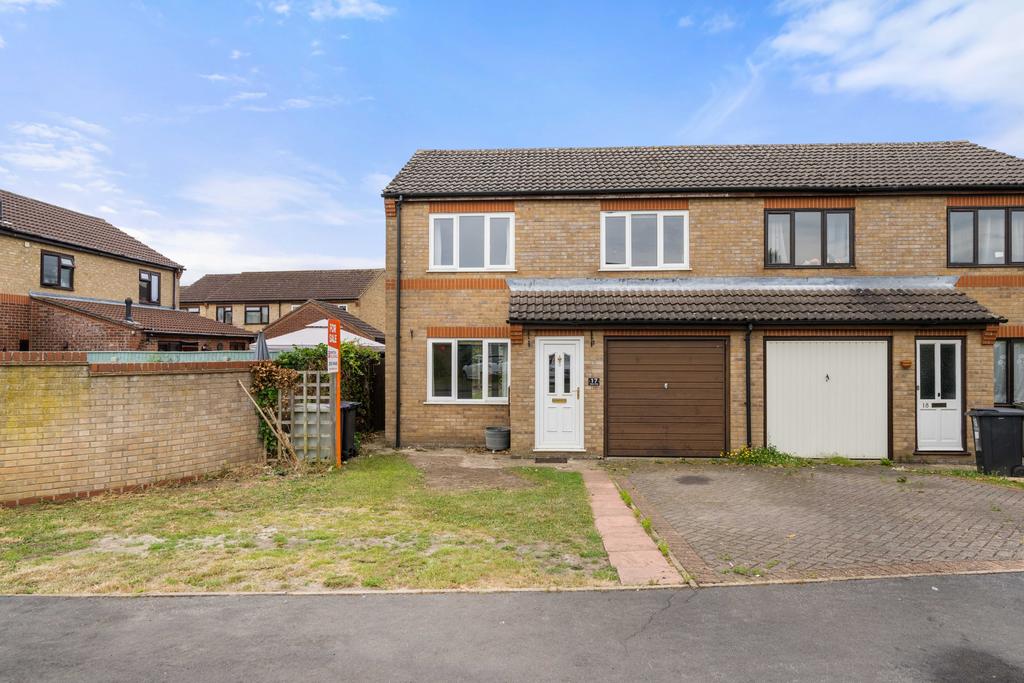 Saxon Way, Horncastle, LN9 3 bed semidetached house for sale £175,000