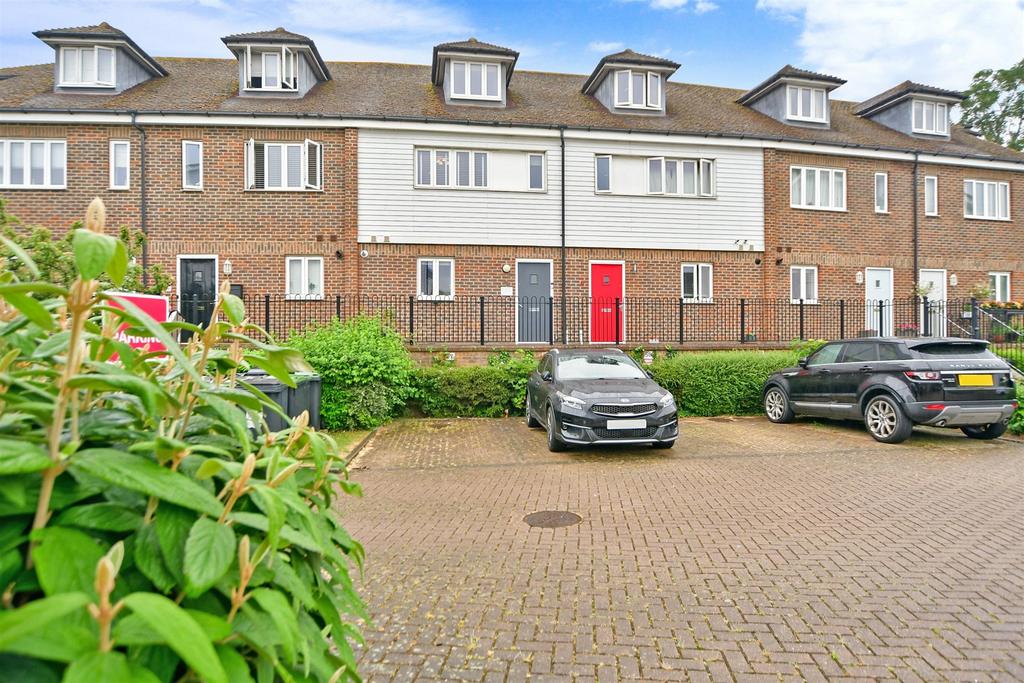 Medway Court, Aylesford, Kent 4 bed townhouse £365,000