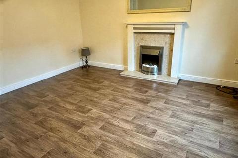 3 bedroom end of terrace house to rent, Mona Road, Chadderton
