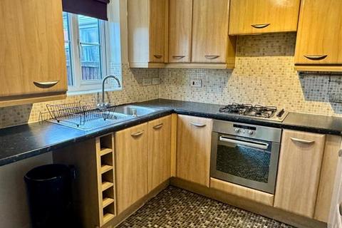3 bedroom end of terrace house to rent, Mona Road, Chadderton