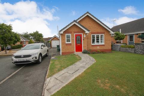 2 bedroom detached bungalow for sale - Lon Glanfor, Belgrano, Conwy, LL22 9YQ
