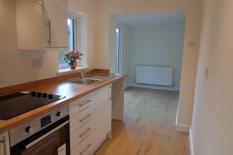 2 bedroom property to rent, Sharp Street,