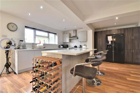 22 Reynards Way, Bricket Wood, St Albans, AL2 3SF