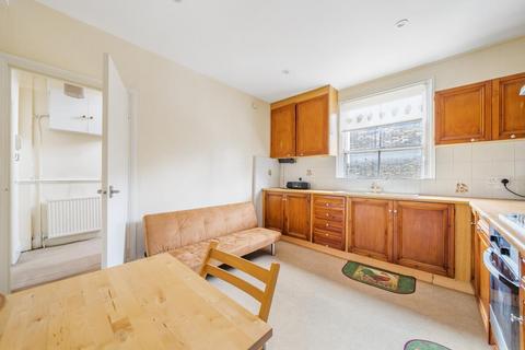 Flat 2, 31 Oakden Street, London, SE11 4UQ